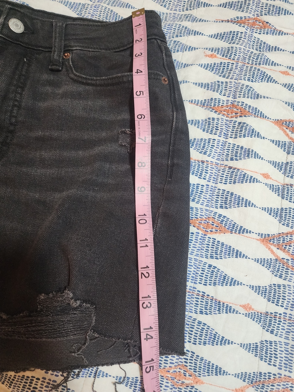 Old Navy Black Distressed High-Rise Jean Shorts - Picture 5 of 6